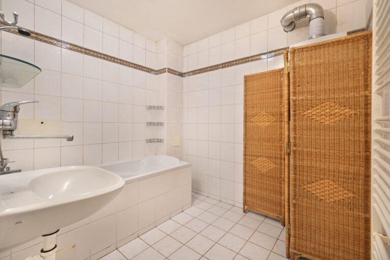 referenční byt v ulici Žitomírská v Praze 10 Vršovice pokoj který byl zrekonstruován firmou Dormitoryprague pro účely spolubydlení a správy nemovitostí ZDARMA