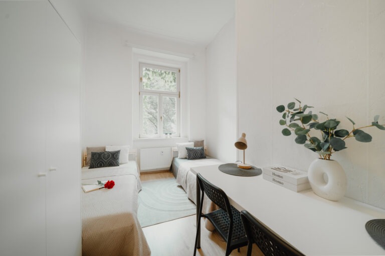 referenční byt v ulici Legerova v Praze Nové Město, pokoj který byl zrekonstruován firmou Dormitoryprague pro účely spolubydlení a správy nemovitostí ZDARMA