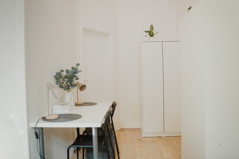 referenční byt v ulici Legerova v Praze Nové Město, pokoj který byl zrekonstruován firmou Dormitoryprague pro účely spolubydlení a správy nemovitostí ZDARMA