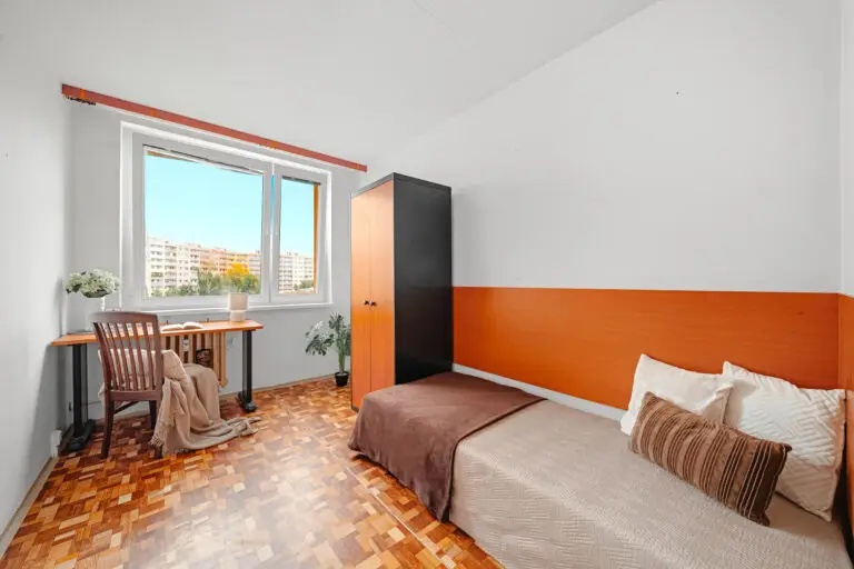 referenční byt v ulici Fantova na Praze Stodůlky, pokoj který byl zrekonstruován firmou Dormitoryprague pro účely spolubydlení a správy nemovitostí ZDARMA