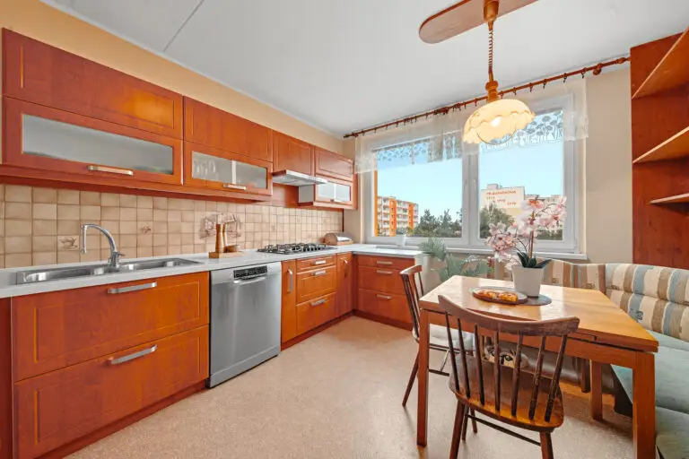 referenční byt v ulici Fantova na Praze Stodůlky, pokoj který byl zrekonstruován firmou Dormitoryprague pro účely spolubydlení a správy nemovitostí ZDARMA