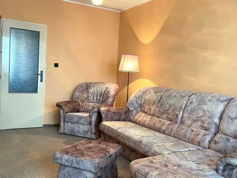 referenční byt v ulici Fantova na Praze Stodůlky, pokoj který je před rekonstrukcí a je nabídnut do správy ZDARMA