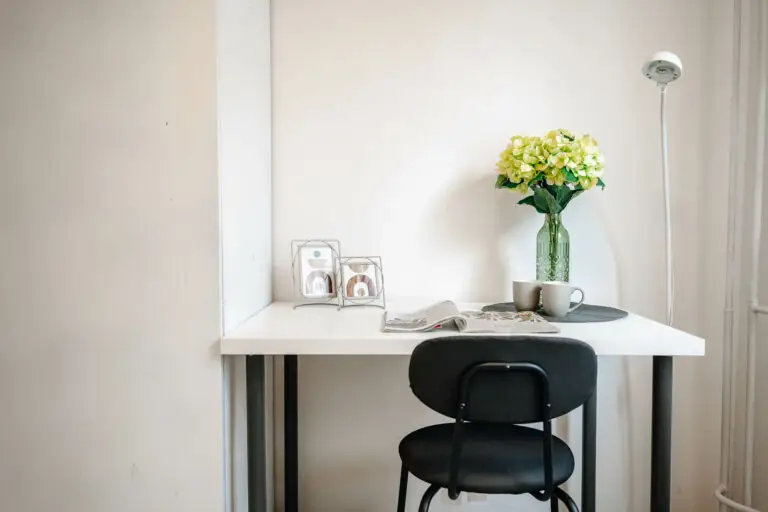 referenční byt v ulici Hviezdoslavova na Praze Háje, pokoj který byl zrekonstruován firmou Dormitoryprague pro účely spolubydlení a správy nemovitostí ZDARMA