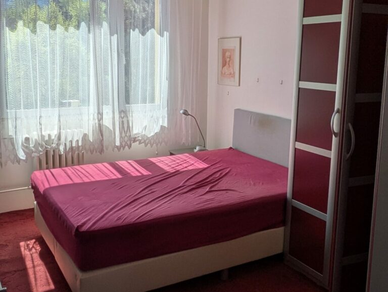 referenční byt v ulici Hviezdoslavova na Praze Háje, pokoj před rekonstrukcí a před pronajmutí firmě Dormitoryprague pro účely spolubydlení a správy nemovitostí ZDARMA